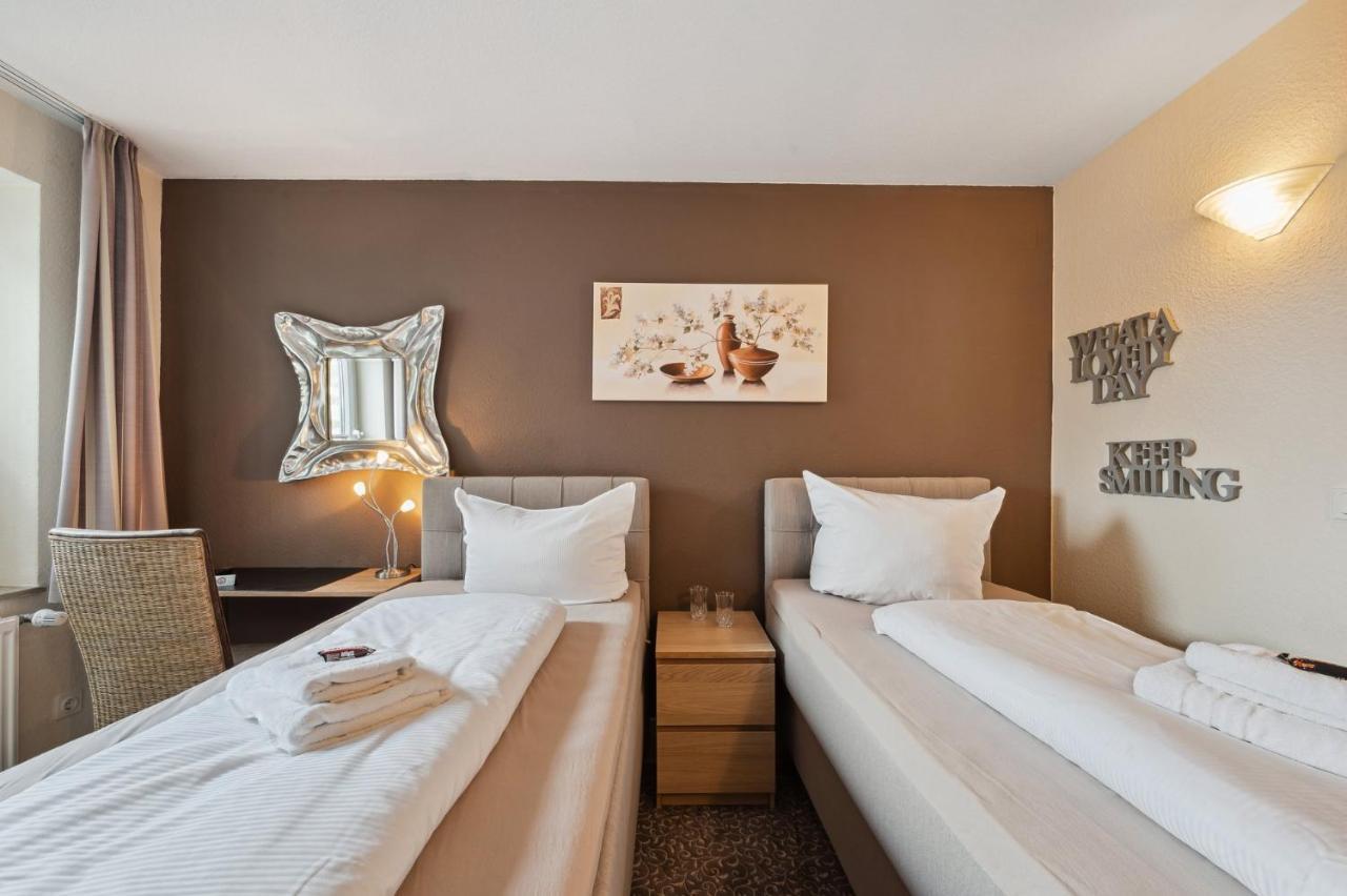 7O'Clock - Hotel Hannover Laatzen Exteriör bild