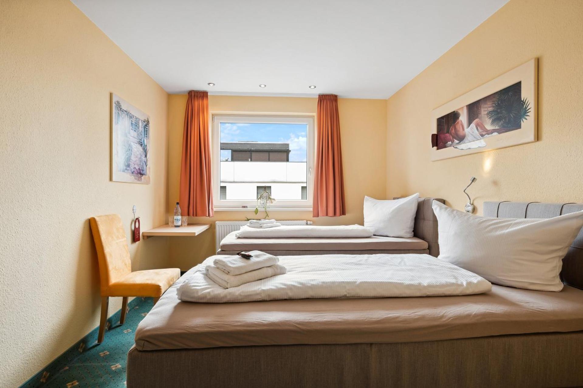 7O'Clock - Hotel Hannover Laatzen Exteriör bild